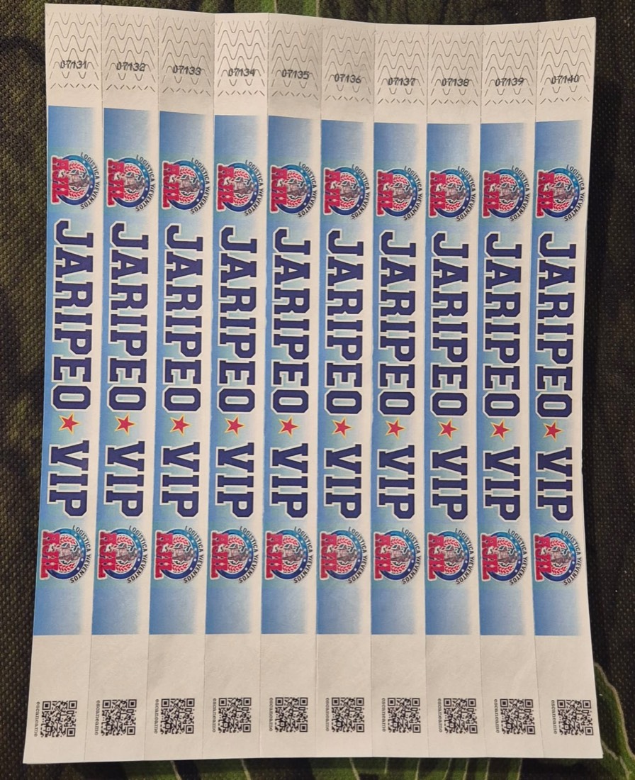 Brazaletes Tyvek VIP con folio consecutivo y código QR para control de acceso en jaripeo
